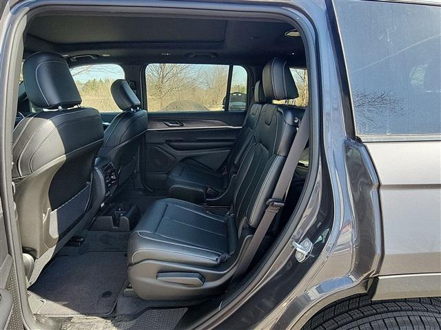 new 2025 Jeep Grand Cherokee L car, priced at $45,250