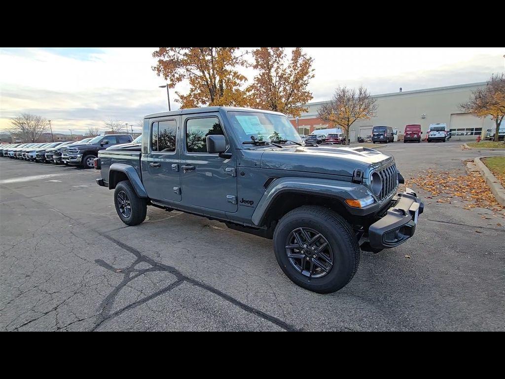 new 2026 Jeep Gladiator car, priced at $46,917