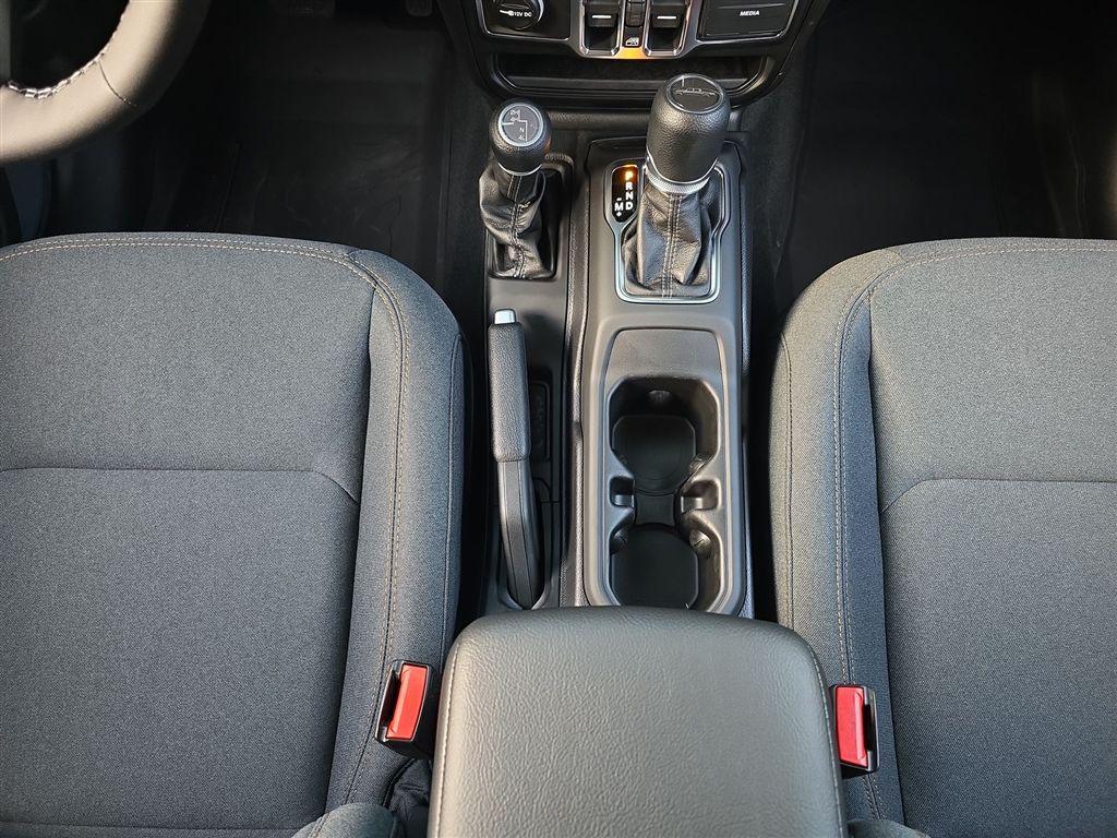 new 2026 Jeep Gladiator car, priced at $46,917