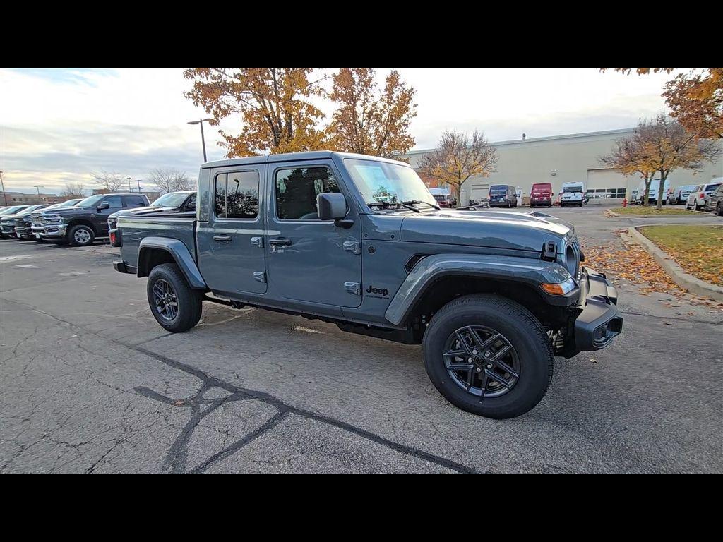 new 2026 Jeep Gladiator car, priced at $46,917