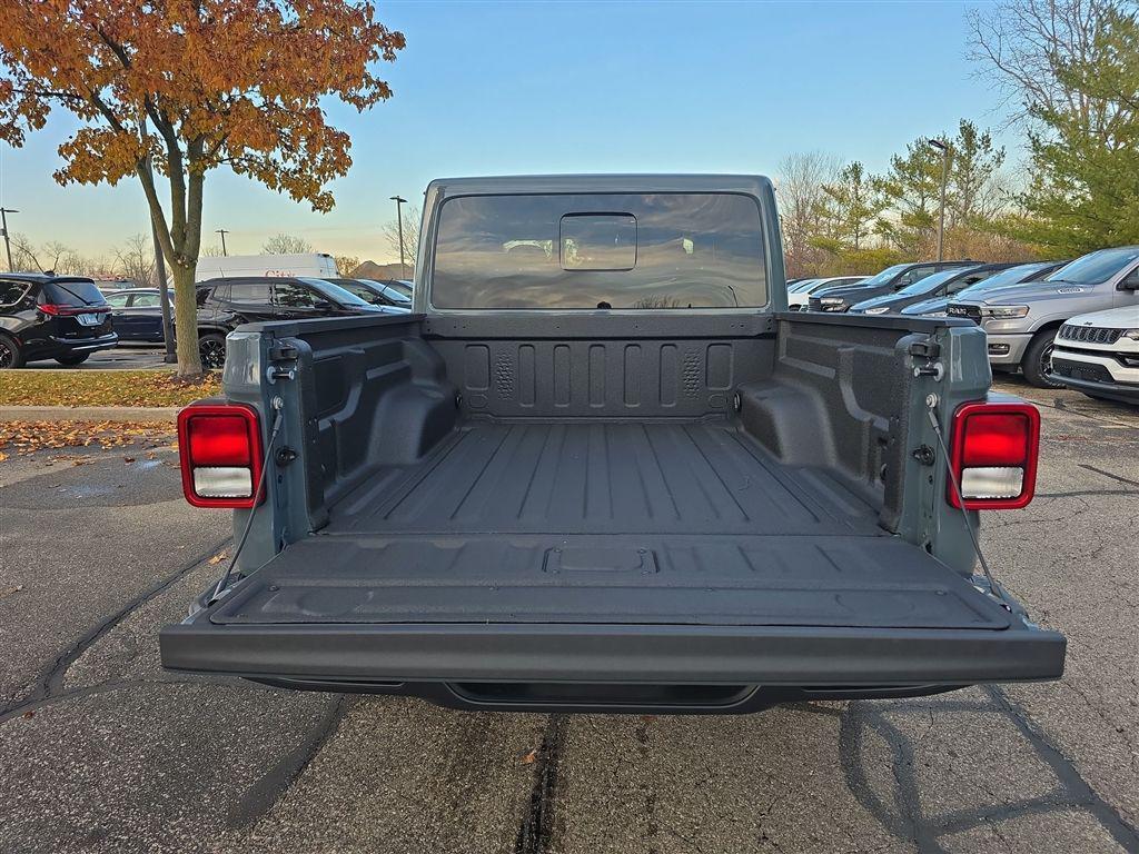 new 2026 Jeep Gladiator car, priced at $46,917