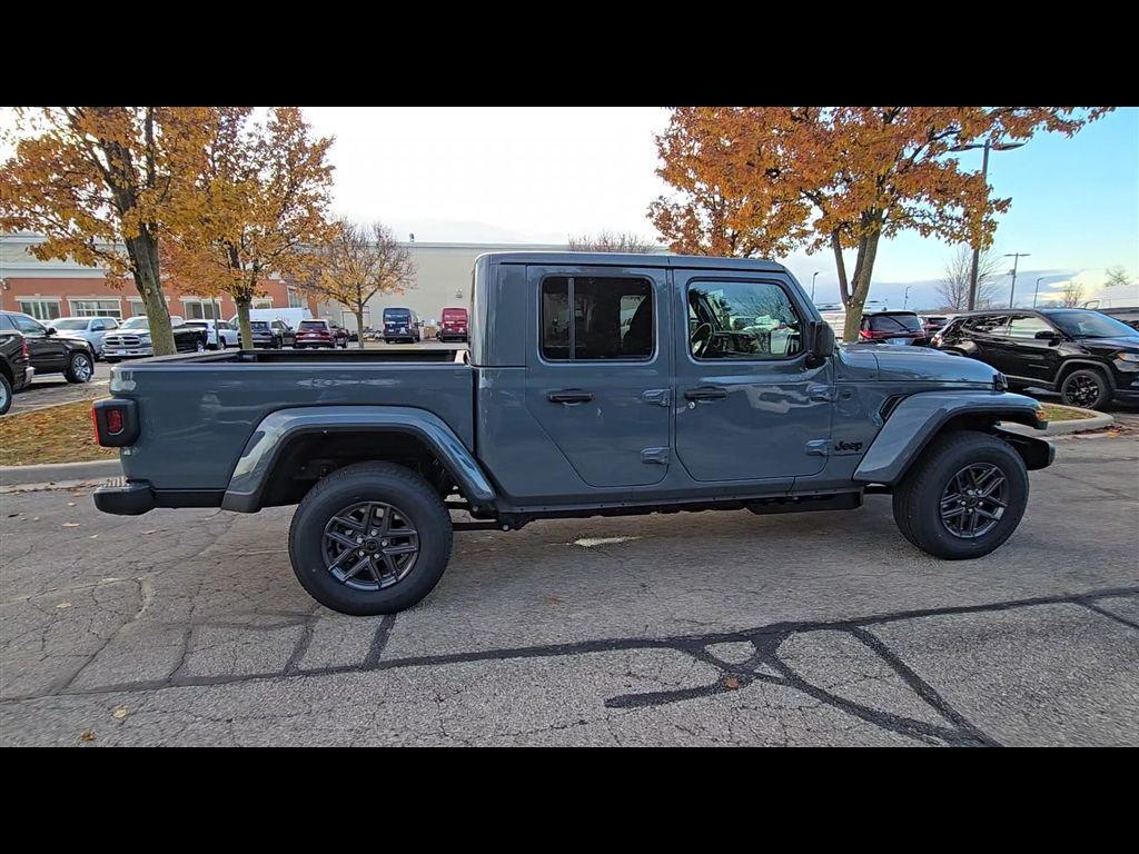 new 2026 Jeep Gladiator car, priced at $46,917