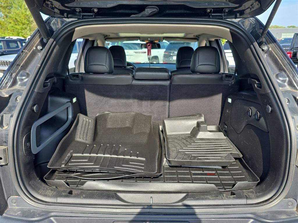 used 2015 Jeep Cherokee car, priced at $9,490