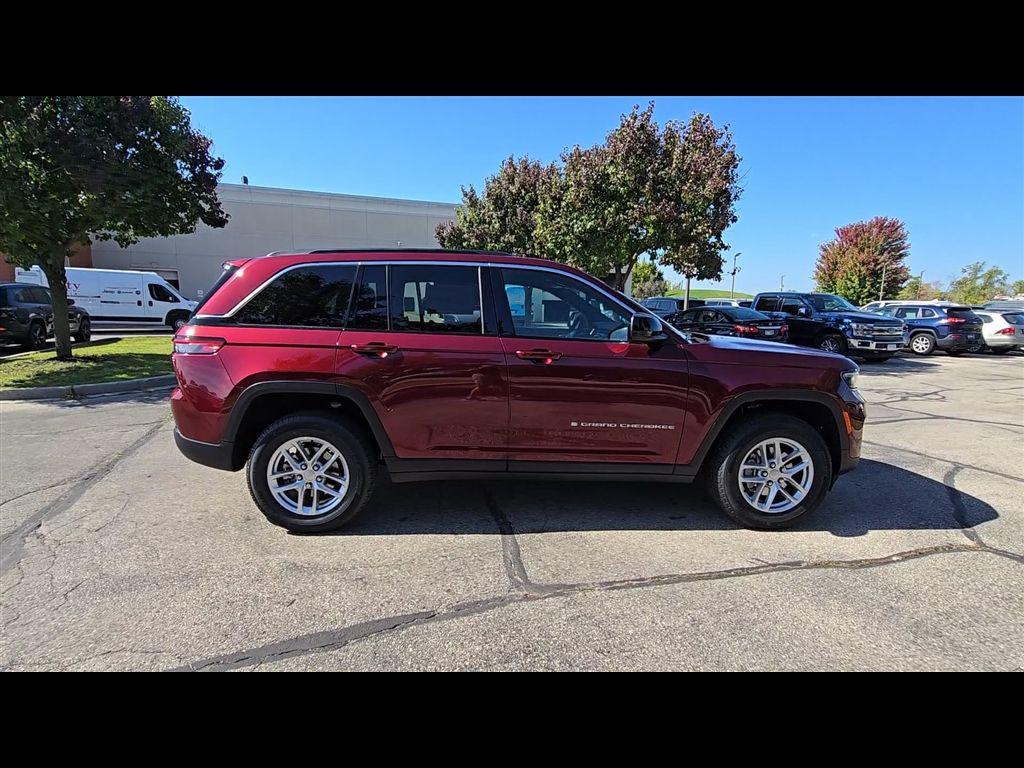 new 2025 Jeep Grand Cherokee car, priced at $40,351