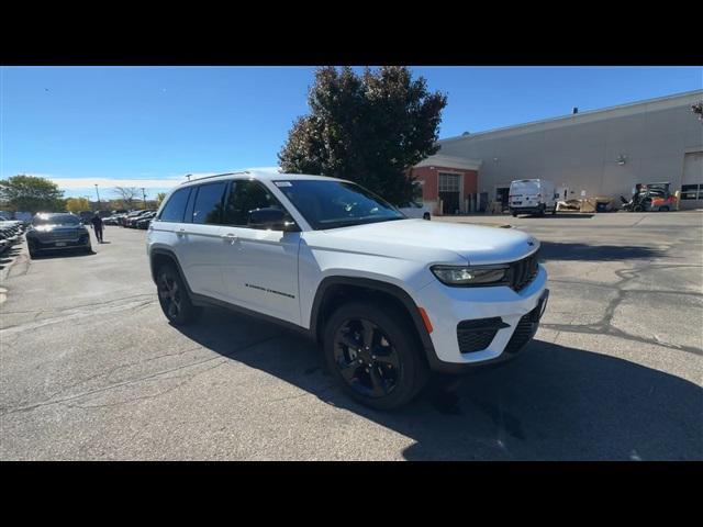 new 2025 Jeep Grand Cherokee car, priced at $42,377