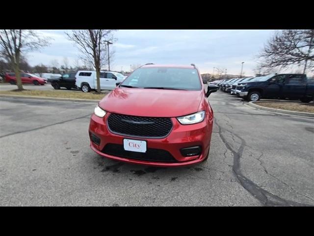 new 2024 Chrysler Pacifica car, priced at $38,687