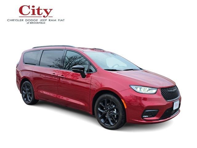 new 2024 Chrysler Pacifica car, priced at $38,687