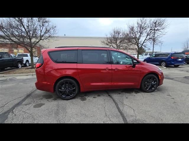 new 2024 Chrysler Pacifica car, priced at $38,687