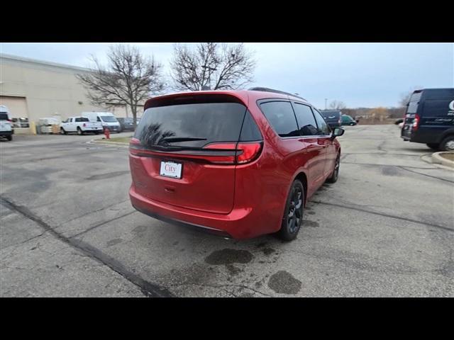 new 2024 Chrysler Pacifica car, priced at $38,687