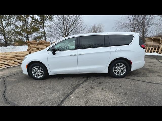 new 2024 Chrysler Pacifica car, priced at $37,589