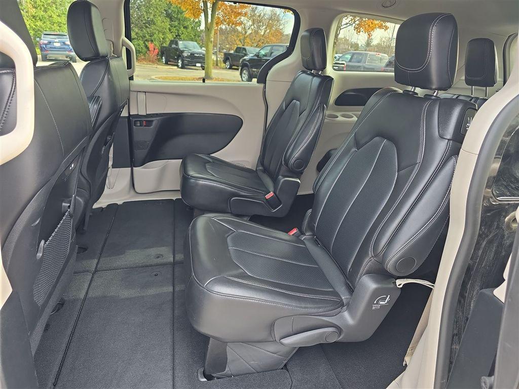 used 2024 Chrysler Pacifica car, priced at $28,780