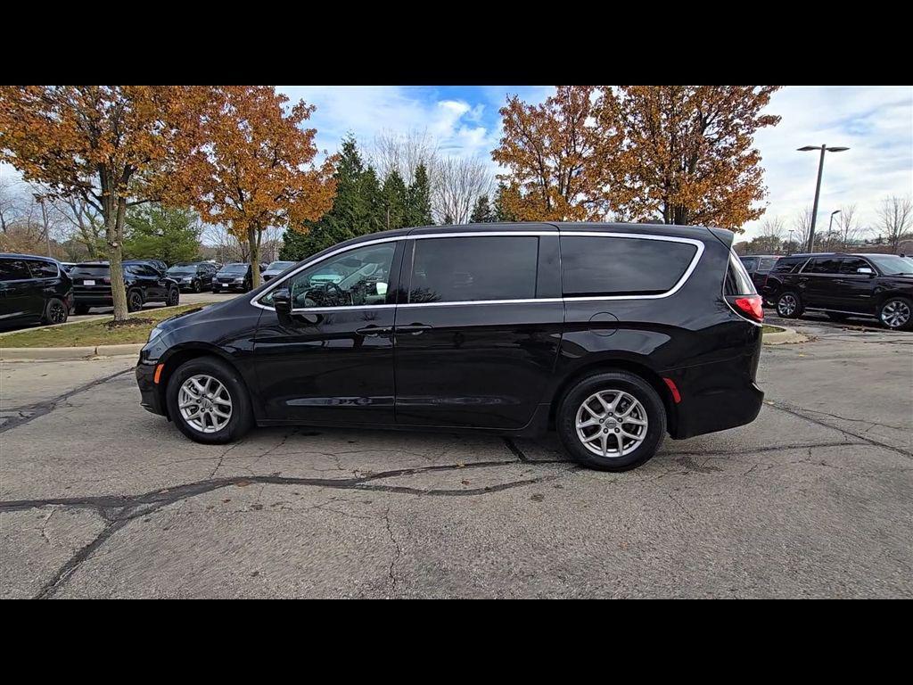 used 2024 Chrysler Pacifica car, priced at $28,780