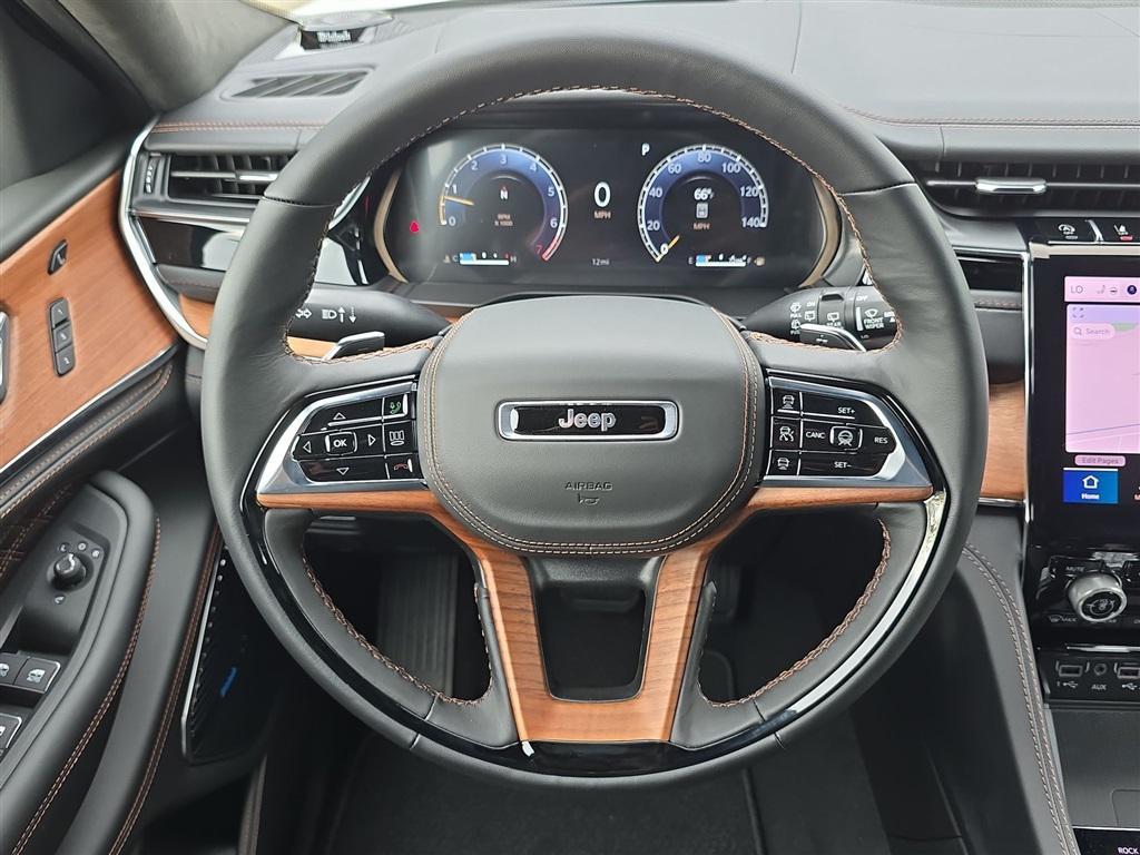 new 2025 Jeep Grand Cherokee car, priced at $63,561