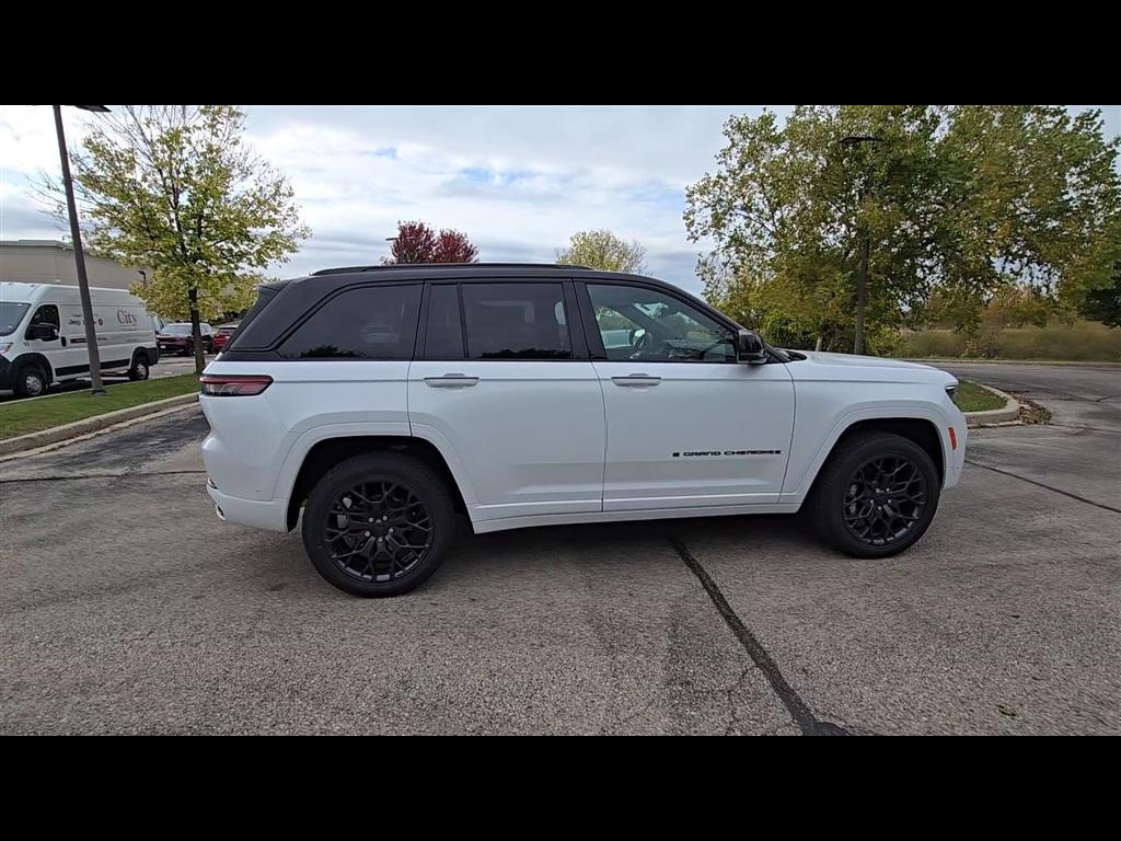 new 2025 Jeep Grand Cherokee car, priced at $63,561