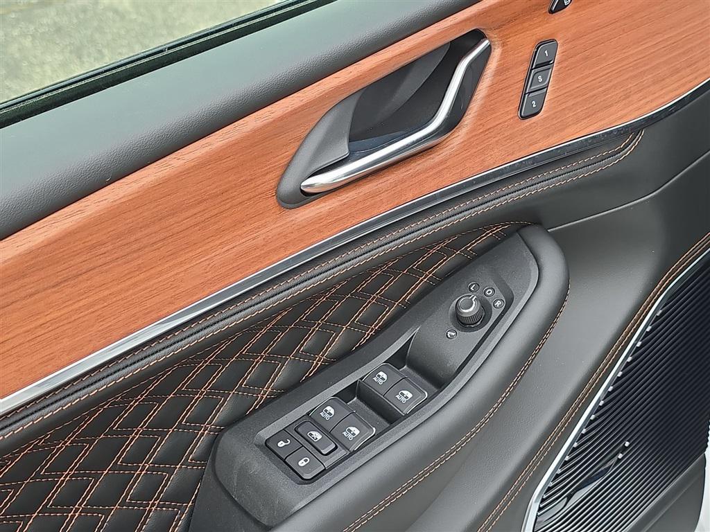 new 2025 Jeep Grand Cherokee car, priced at $63,561