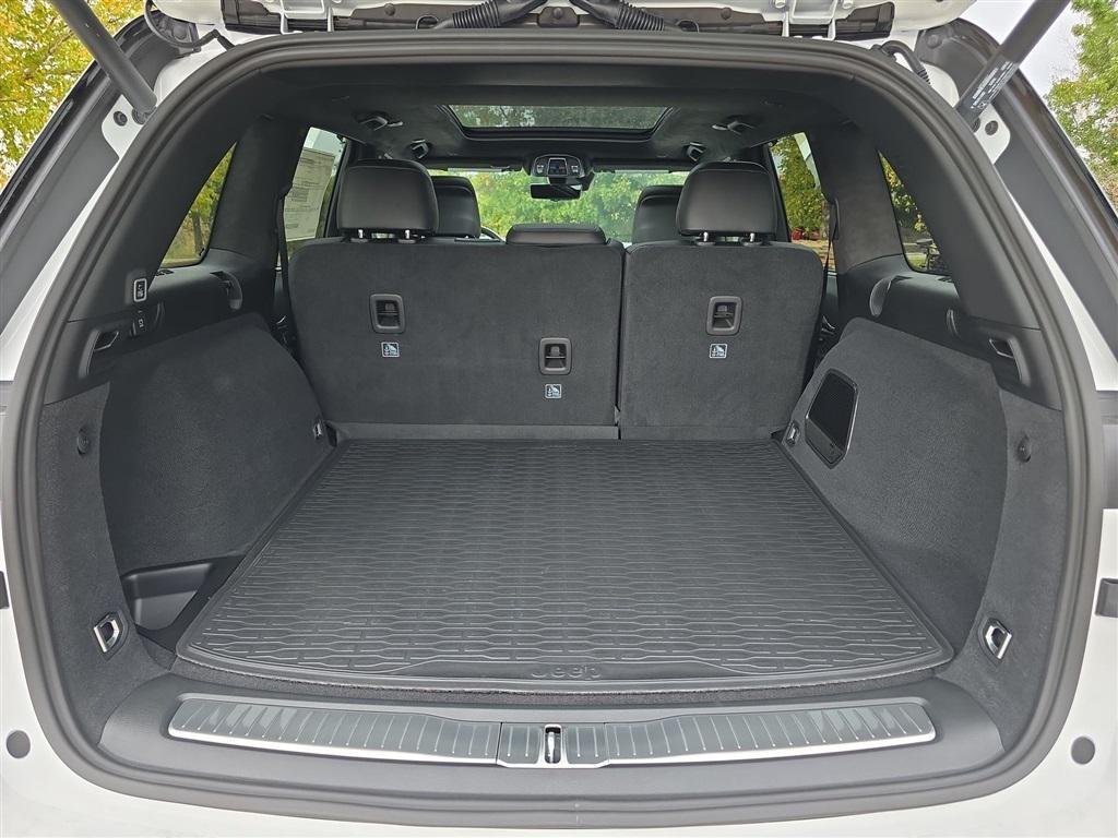 new 2025 Jeep Grand Cherokee car, priced at $63,561