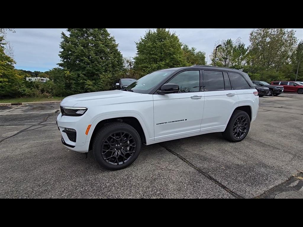 new 2025 Jeep Grand Cherokee car, priced at $63,561