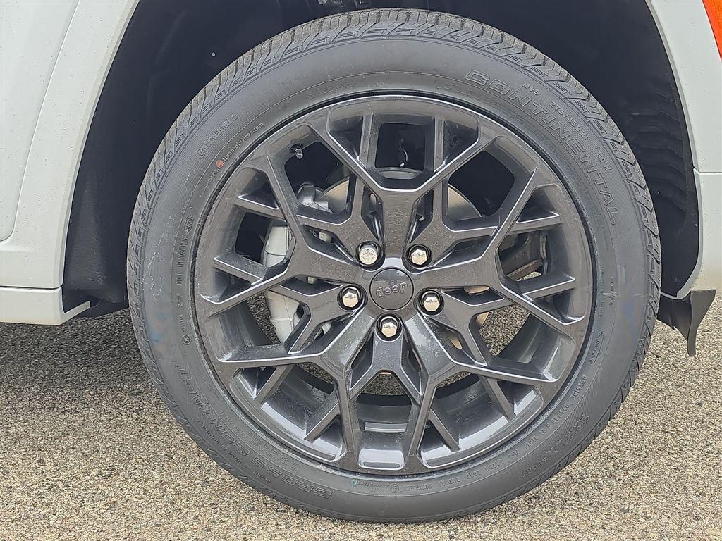 new 2025 Jeep Grand Cherokee car, priced at $63,994