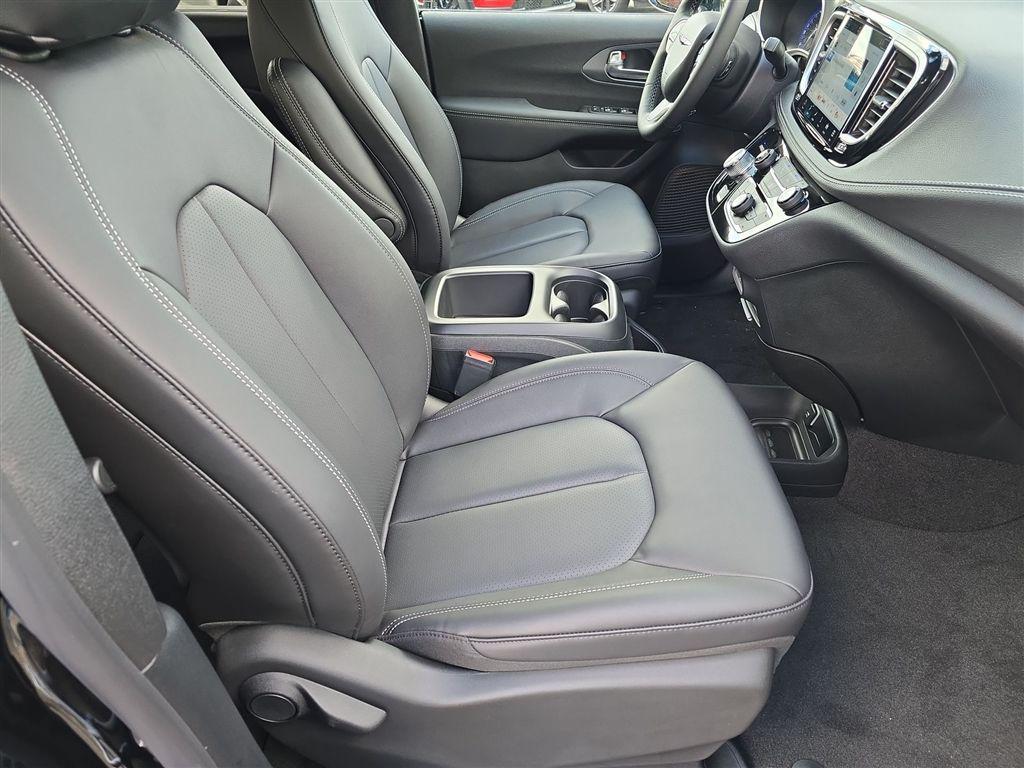 new 2026 Chrysler Pacifica car, priced at $43,248