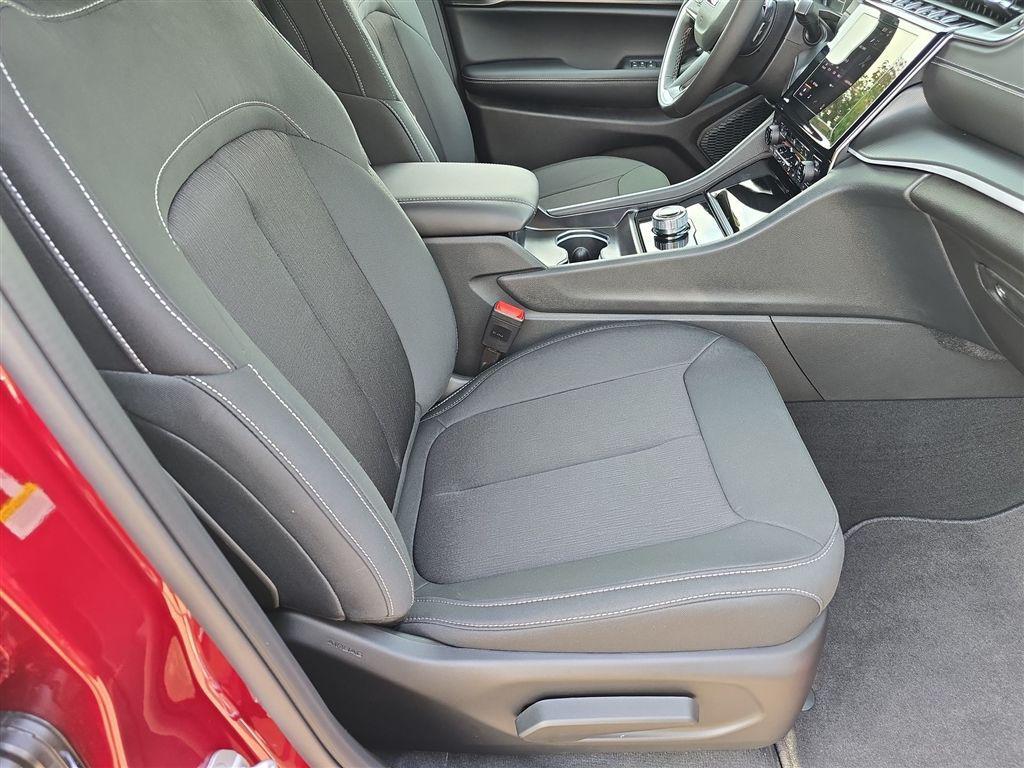 new 2025 Jeep Grand Cherokee L car, priced at $39,710