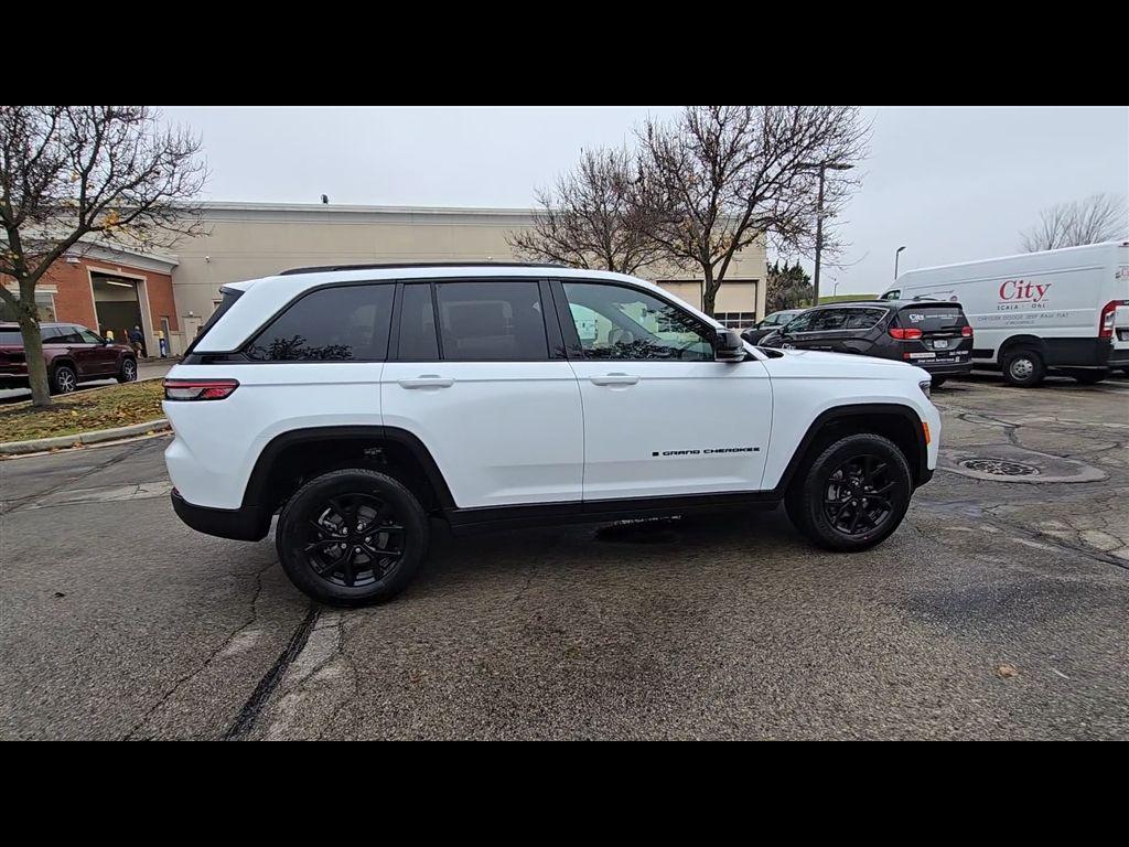new 2025 Jeep Grand Cherokee car, priced at $40,771
