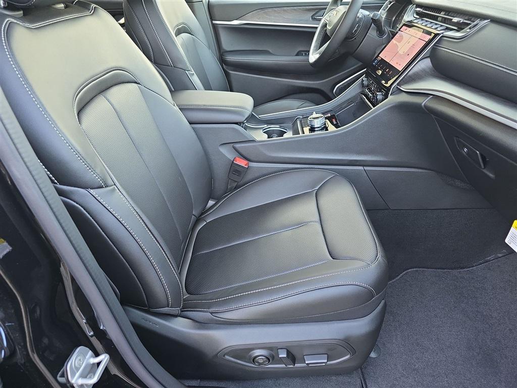 new 2025 Jeep Grand Cherokee L car, priced at $54,398