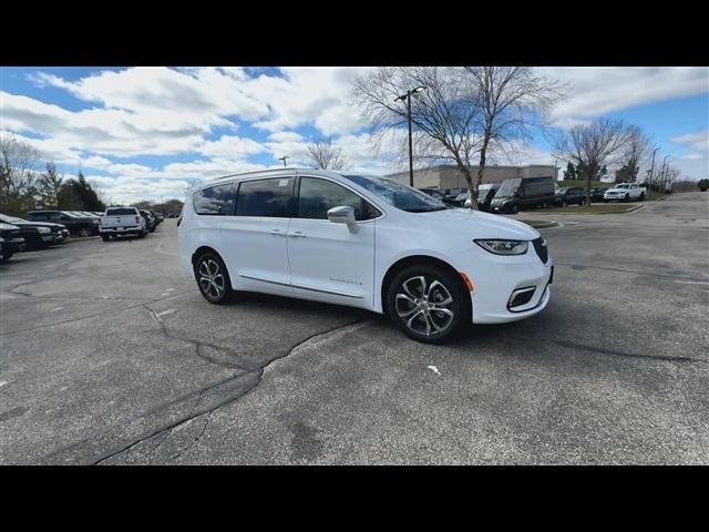 new 2024 Chrysler Pacifica car, priced at $52,808