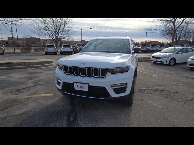 new 2025 Jeep Grand Cherokee car, priced at $43,914