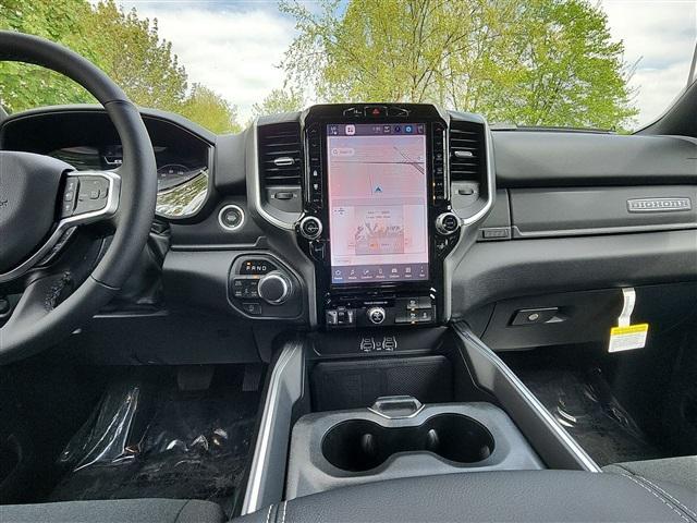 new 2025 Ram 1500 car, priced at $45,886