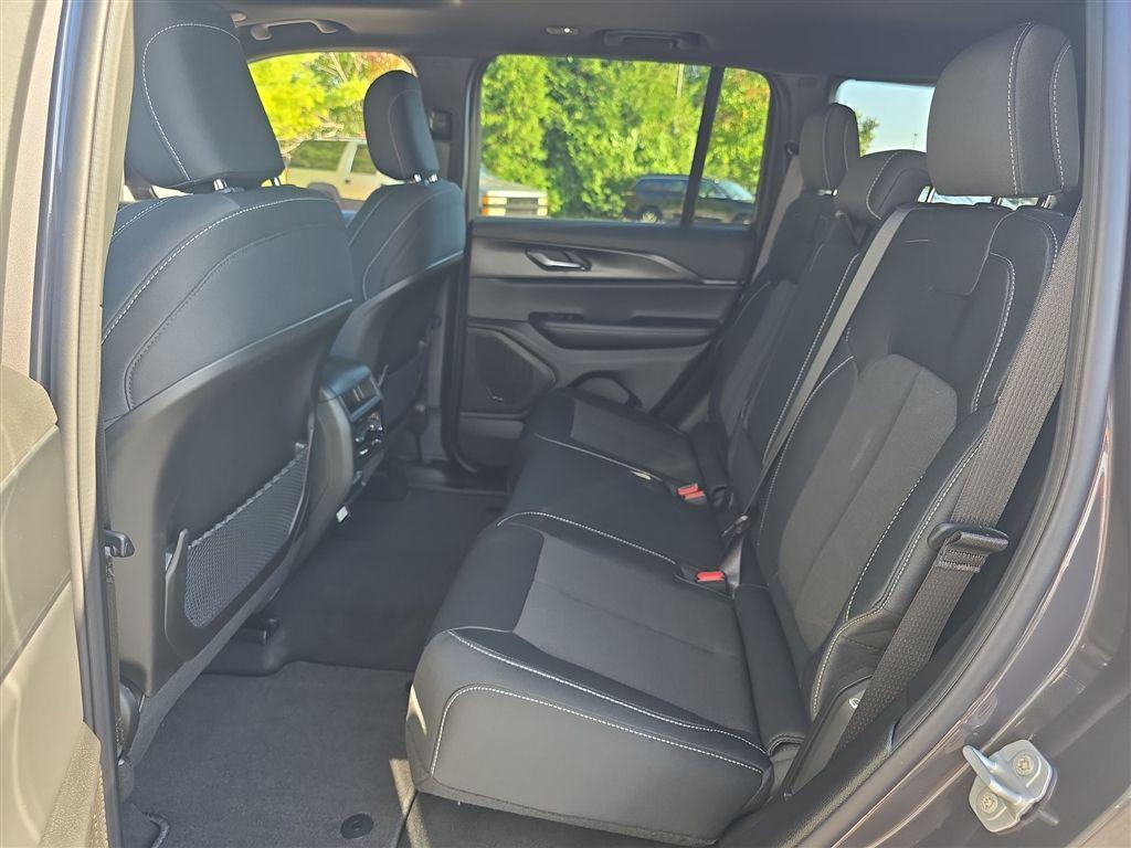 new 2025 Jeep Grand Cherokee car, priced at $40,351