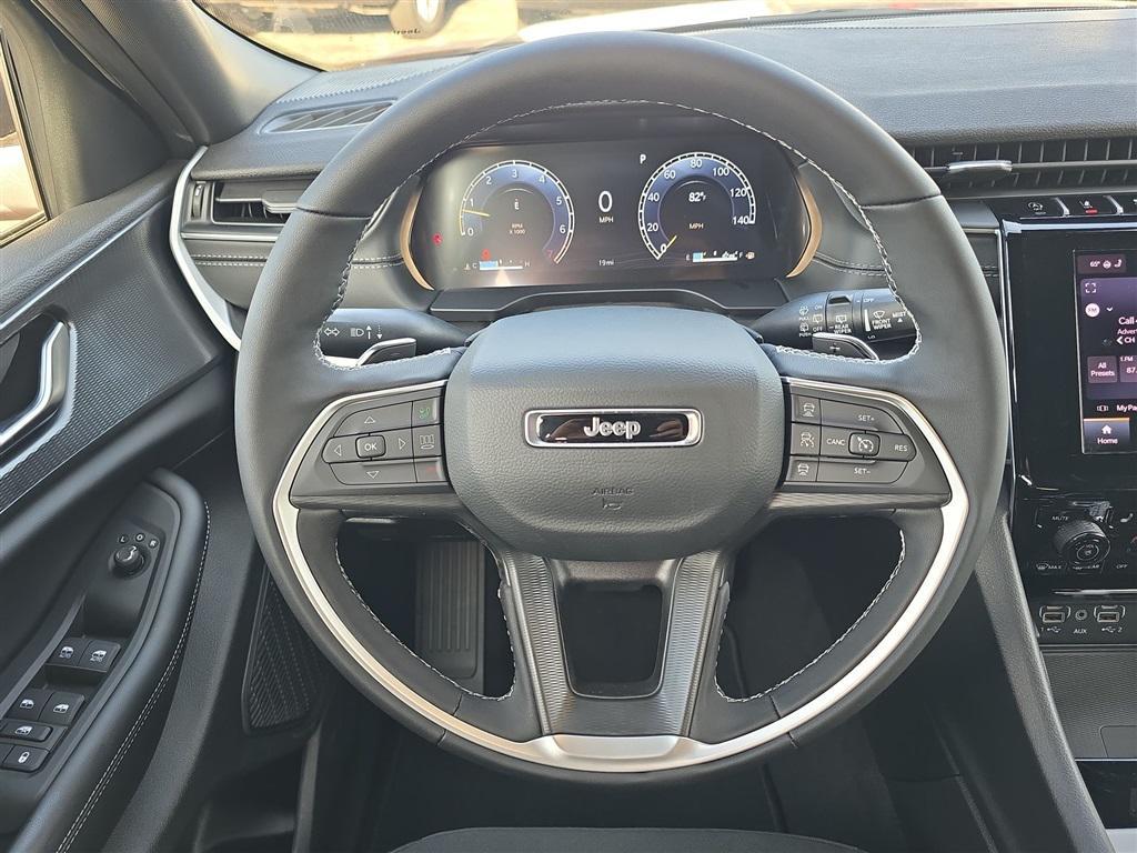 new 2025 Jeep Grand Cherokee car, priced at $38,225