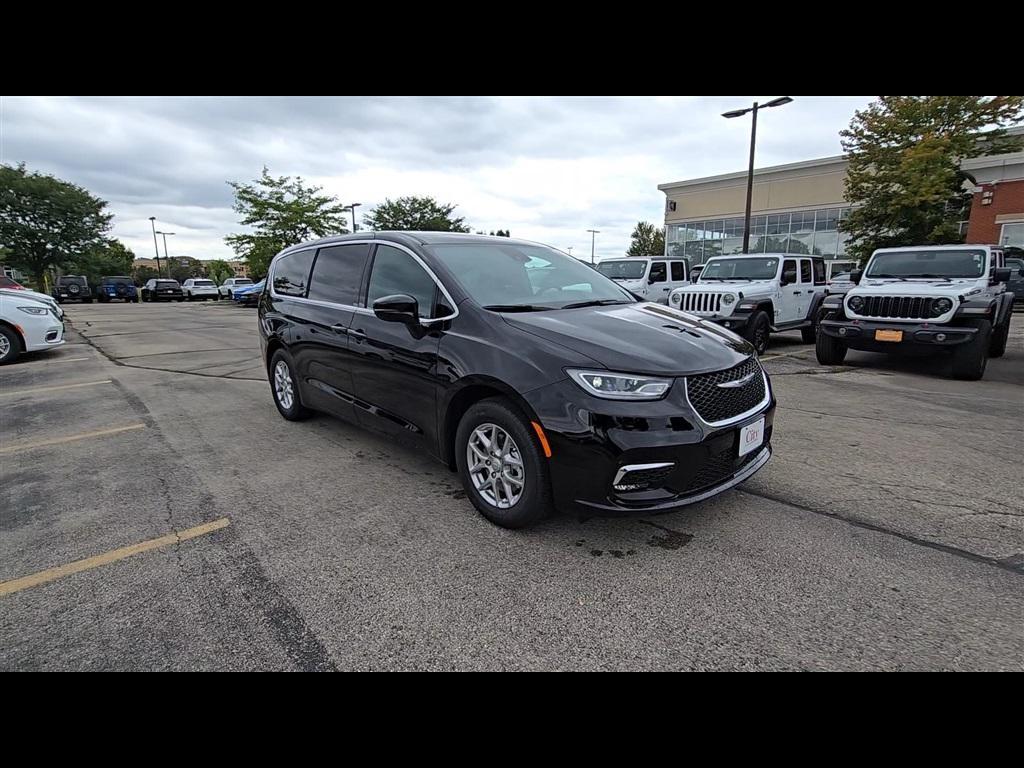 new 2026 Chrysler Pacifica car, priced at $39,215