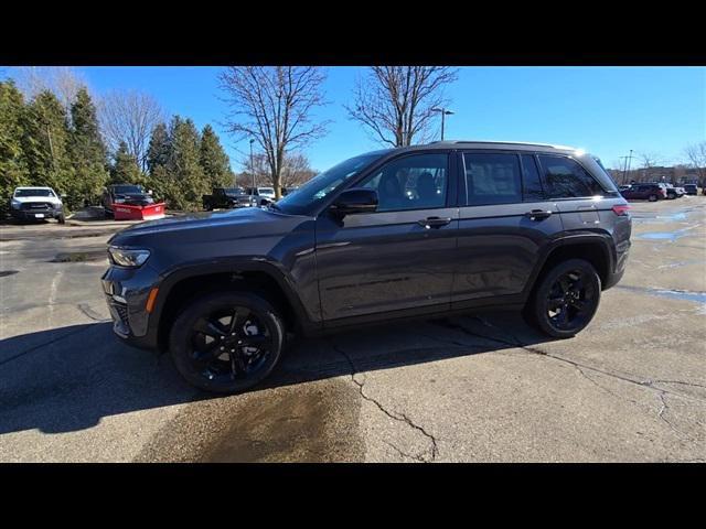 new 2025 Jeep Grand Cherokee car, priced at $40,479