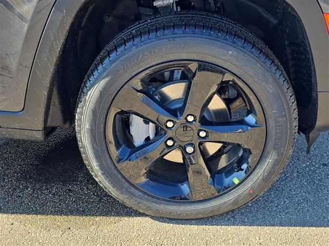 new 2025 Jeep Grand Cherokee car, priced at $40,479