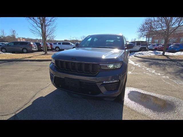 new 2025 Jeep Grand Cherokee car, priced at $40,479