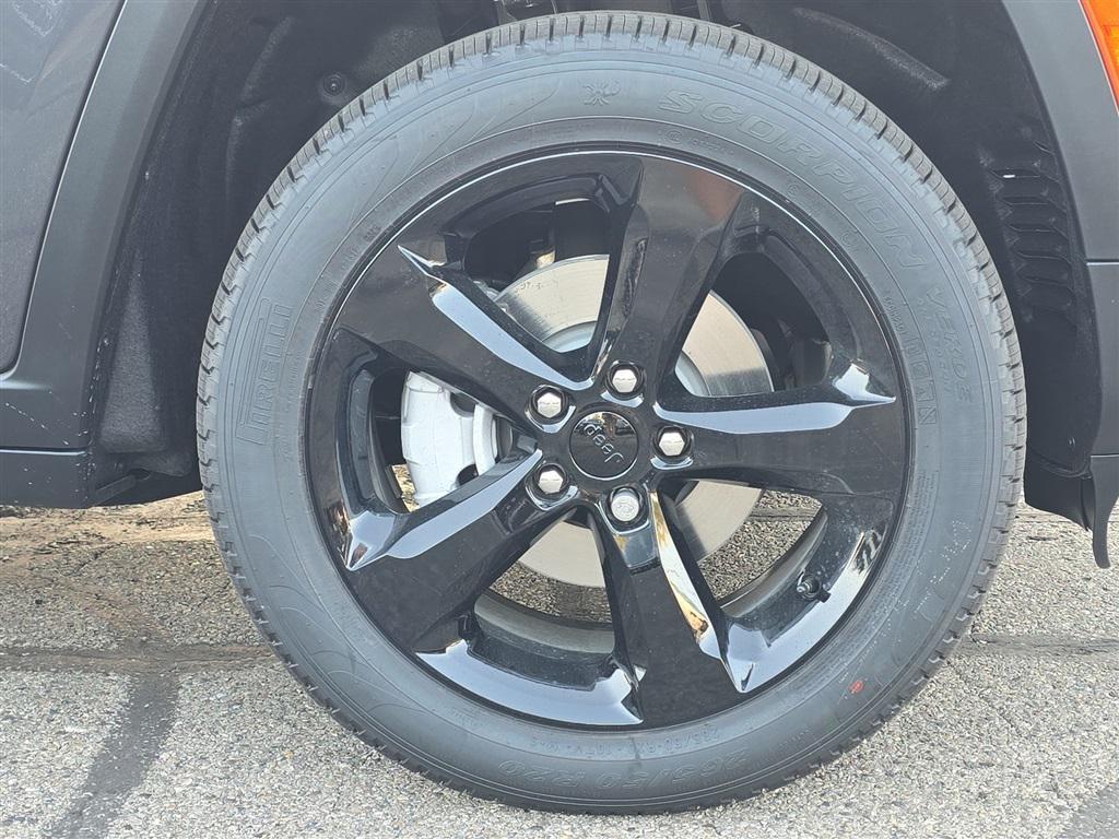 new 2025 Jeep Grand Cherokee car, priced at $51,309