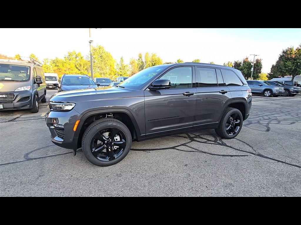 new 2025 Jeep Grand Cherokee car, priced at $52,759