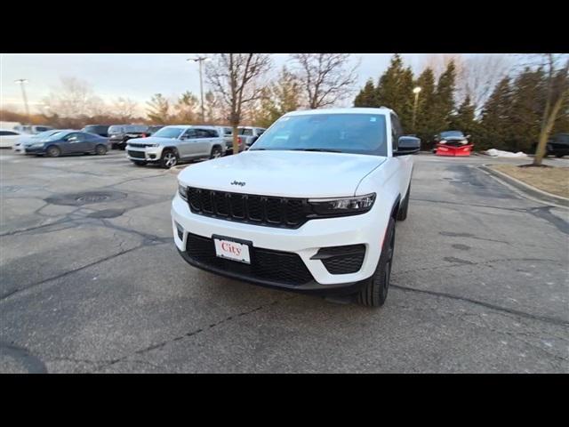 new 2025 Jeep Grand Cherokee car, priced at $41,523