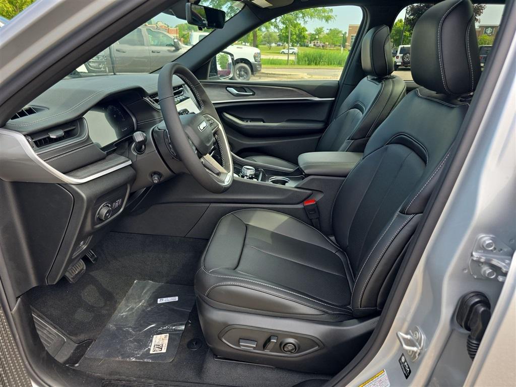new 2025 Jeep Grand Cherokee L car, priced at $45,030