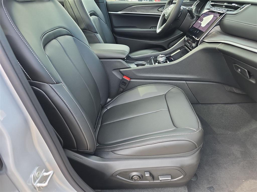 new 2025 Jeep Grand Cherokee L car, priced at $45,030