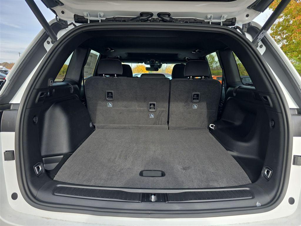 new 2025 Jeep Grand Cherokee car, priced at $39,815