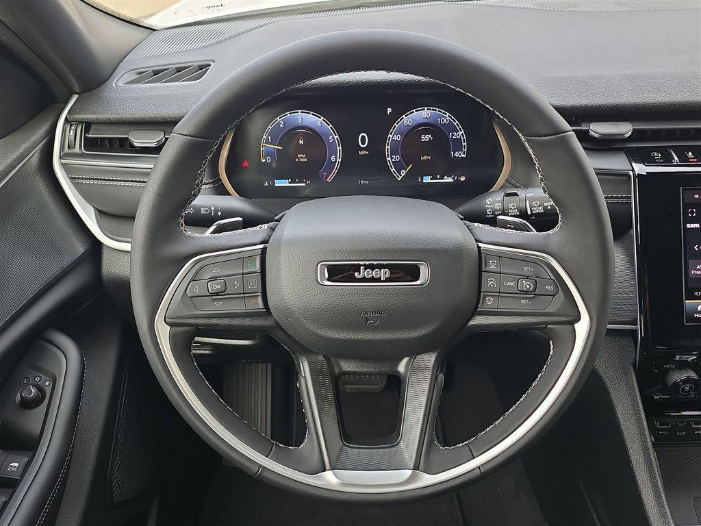 new 2025 Jeep Grand Cherokee car, priced at $39,815