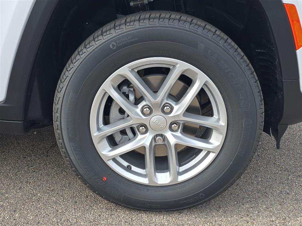 new 2025 Jeep Grand Cherokee car, priced at $39,815