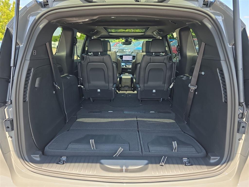 new 2025 Chrysler Pacifica car, priced at $38,620