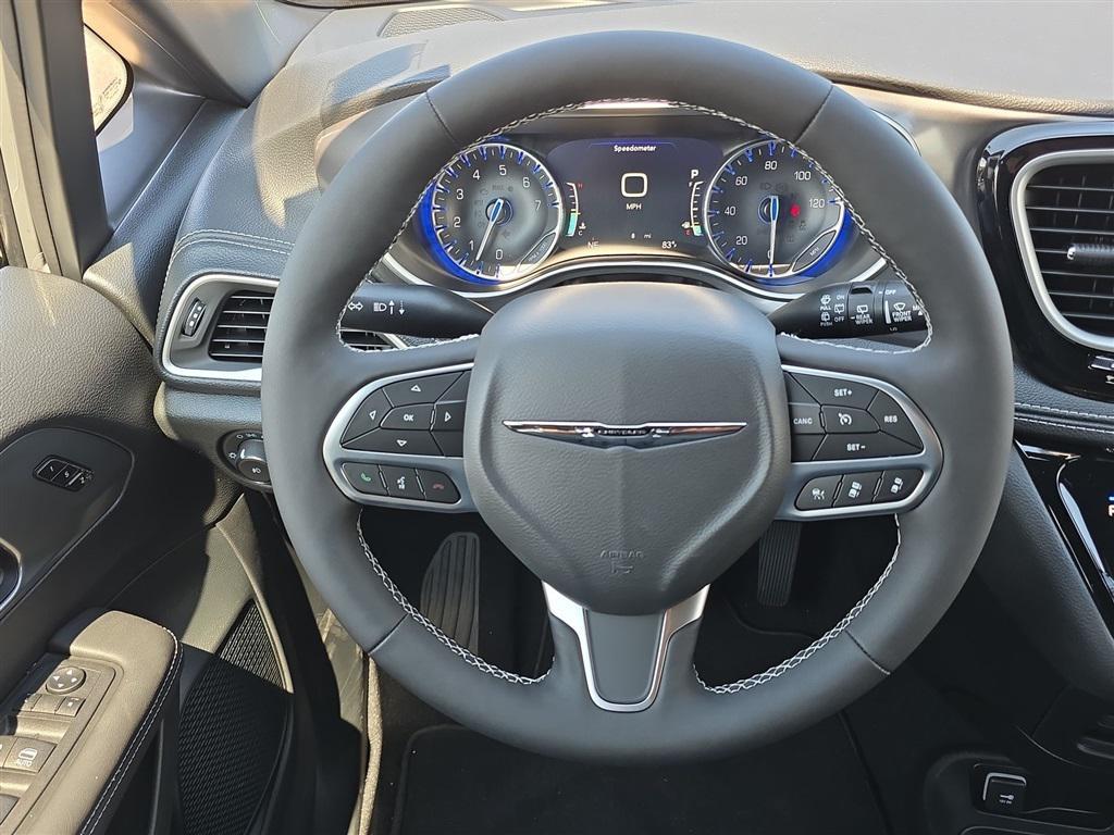 new 2025 Chrysler Pacifica car, priced at $38,620
