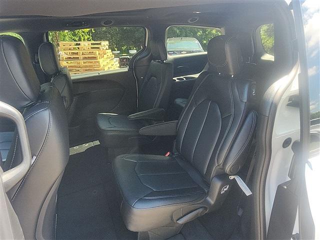 new 2025 Chrysler Pacifica car, priced at $38,980