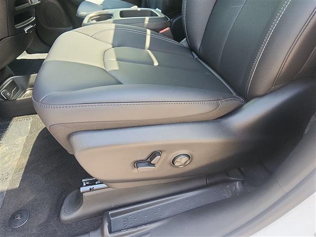 new 2025 Chrysler Pacifica car, priced at $38,980