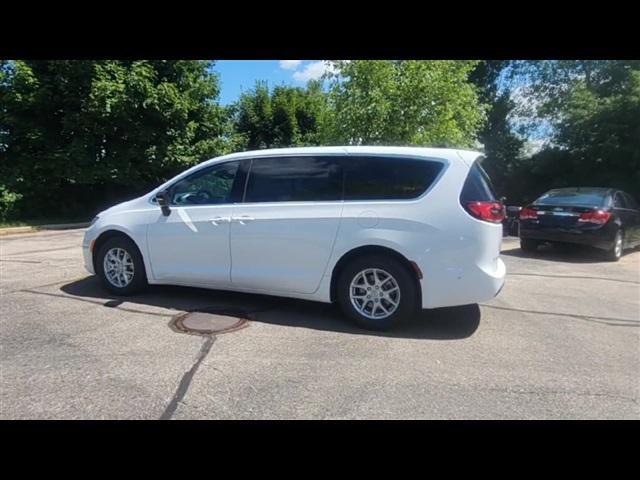 new 2025 Chrysler Pacifica car, priced at $38,980