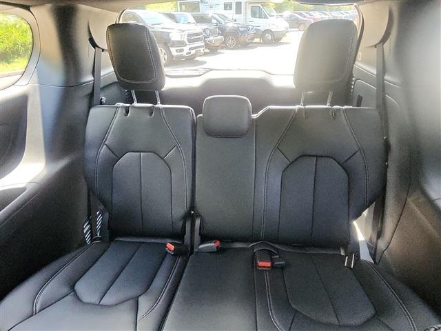 new 2025 Chrysler Pacifica car, priced at $38,980