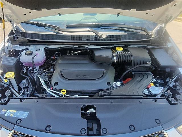 new 2025 Chrysler Pacifica car, priced at $38,980